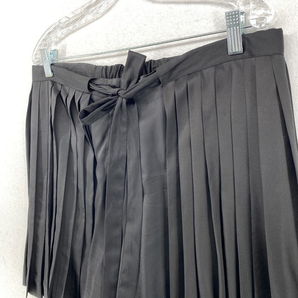 BALENCIAGA PARIS Skort Shorts Womens 38 Silk Side Pleated Mini Black Italy